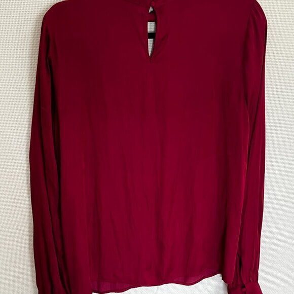 Paige Women’s Ceres Keyhole Blouse Lightweight Silky Knit Mulberry Sz Medium - Picture 7 of 13